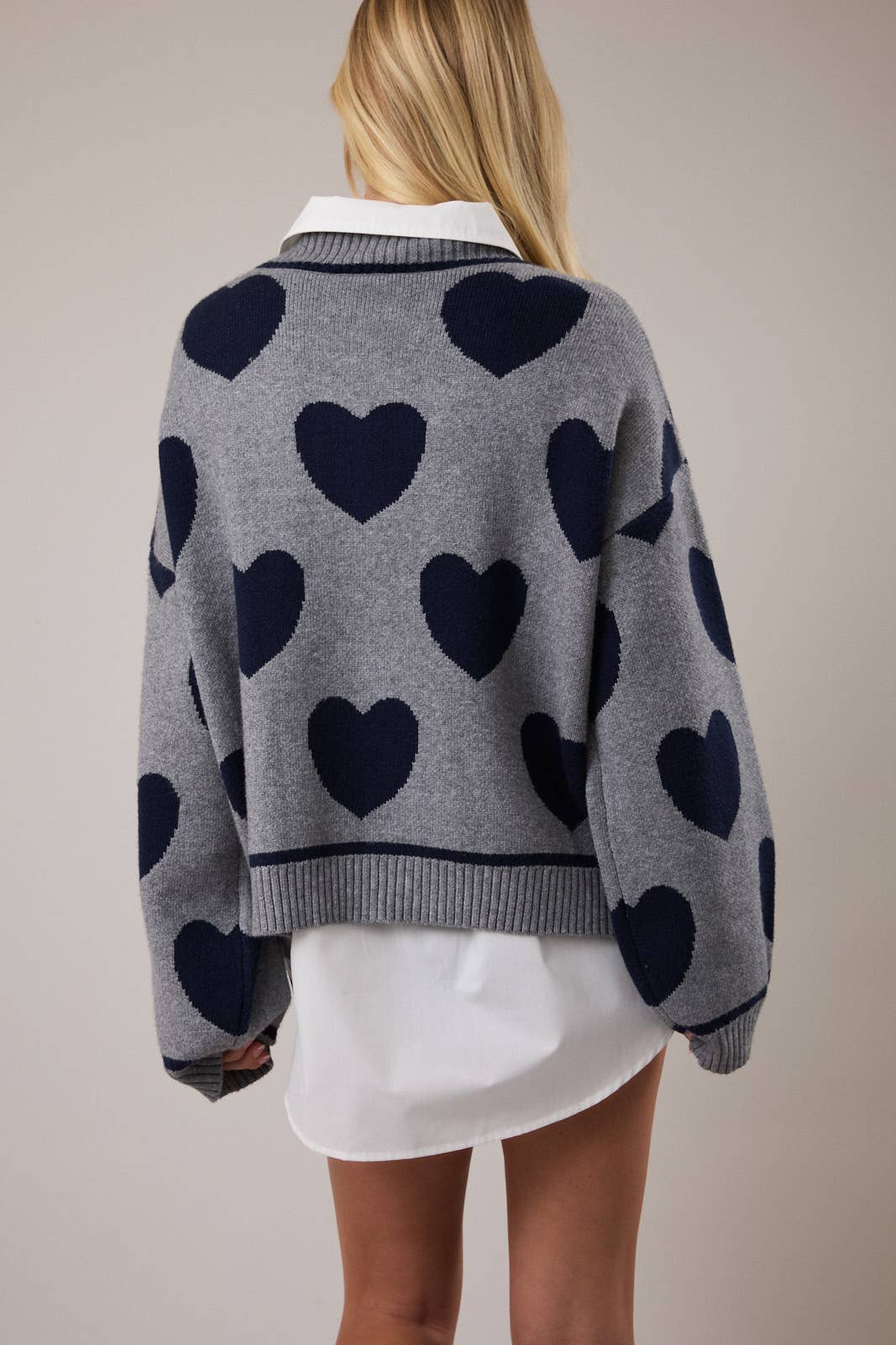 HEART SHAPE DETAIL CARDIGAN