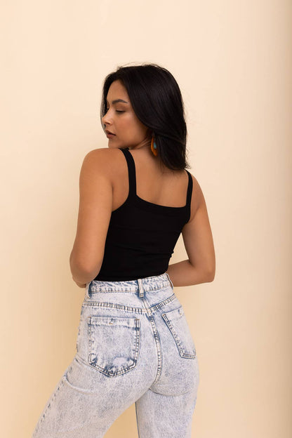 Versatile No-Seam Tank Top