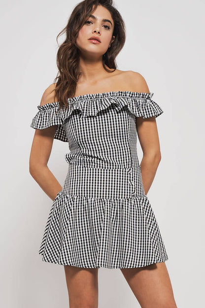Midnight Picnic Gingham Ruffle Crop Top – Black