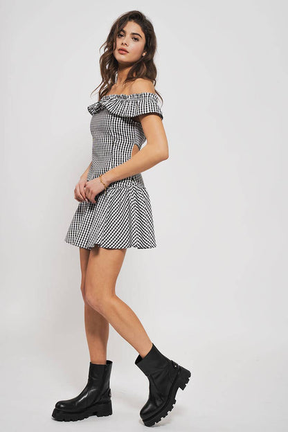Midnight Picnic Gingham Ruffle Crop Top – Black
